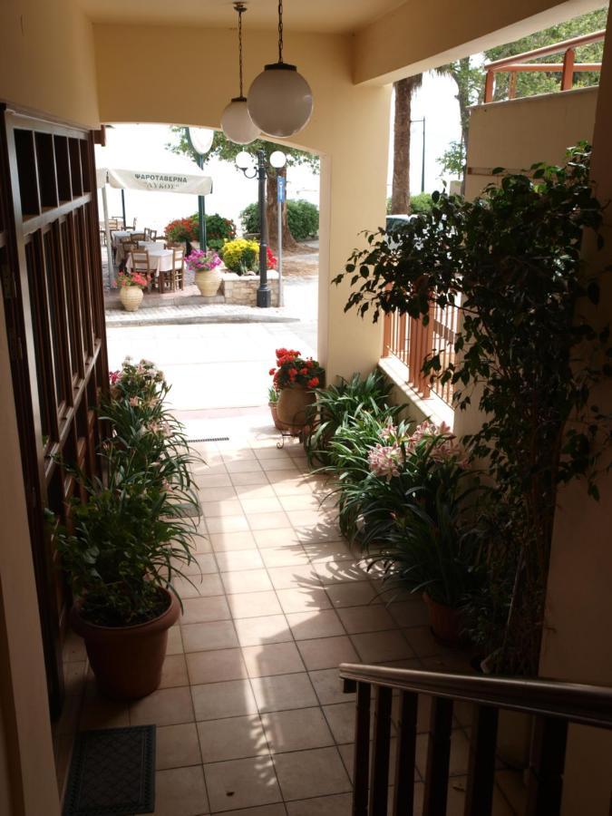 Helen'S Rooms Míloi Exterior foto
